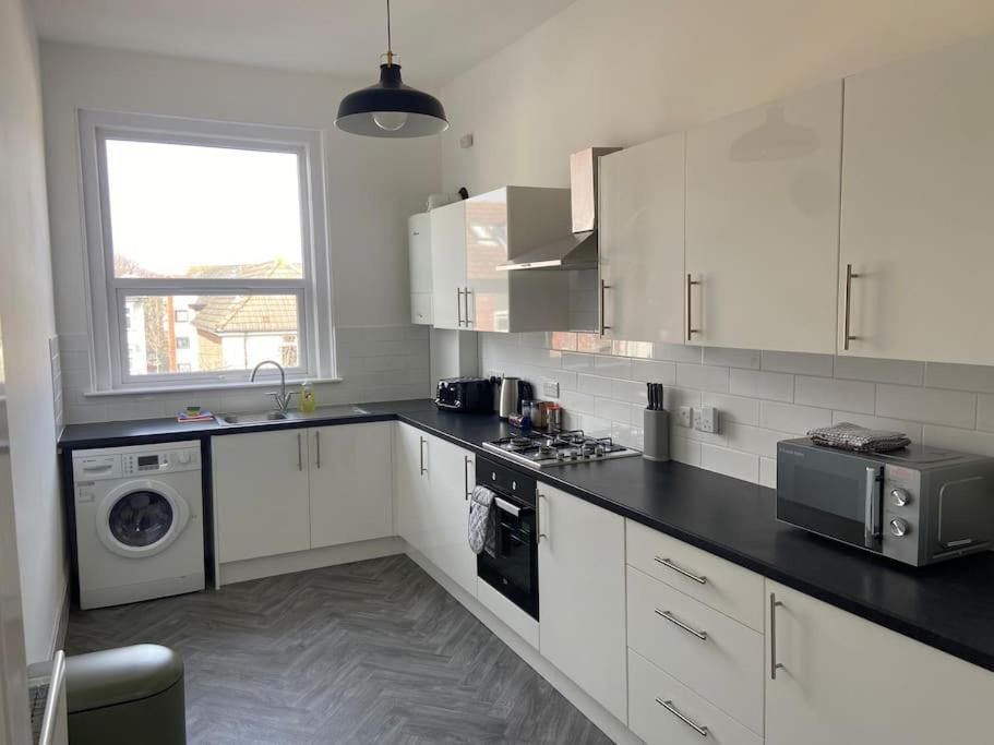 Large Boutique Self Catering Southsea Holiday Flat Portsmouth Eksteriør billede
