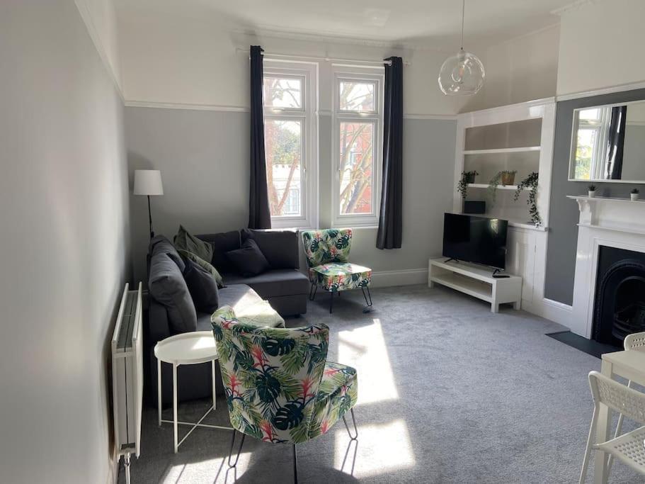 Large Boutique Self Catering Southsea Holiday Flat Portsmouth Eksteriør billede